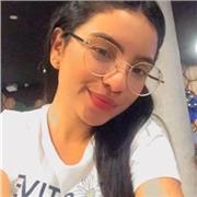 Profesora de lenguaje que imparte clases en estudiantes de todas las edades